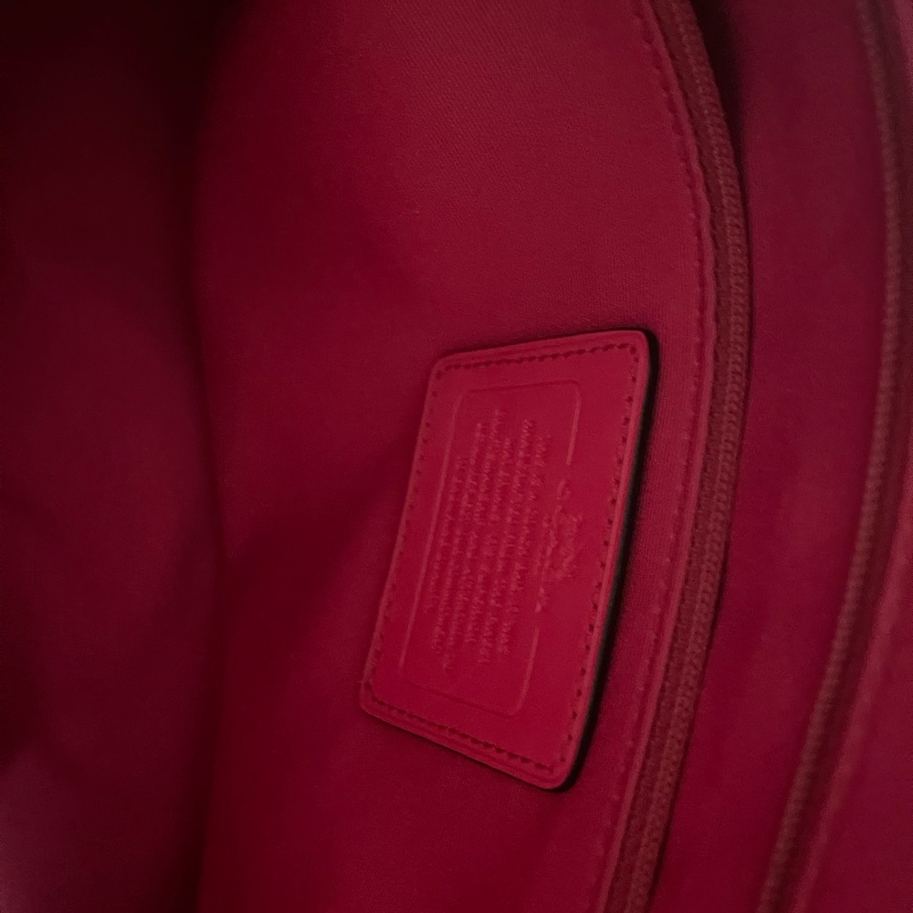 Fabulous Coach Pink Embossed Satchel Bag! - Picture 12 of 13